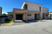 MODERNES DESIGN - Doppelhaushälfte mit Keller, Garage, Carport